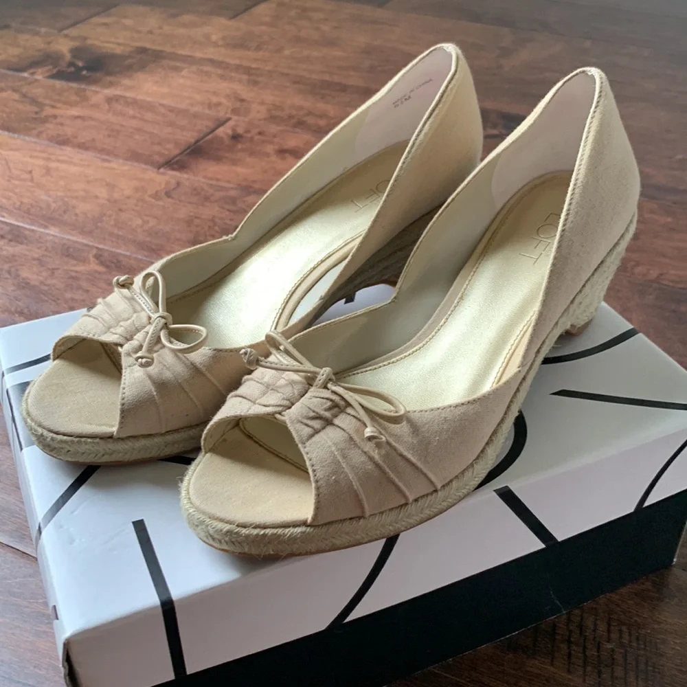 LOFT Beige Joey Peep Toe Espadrille Heeled Wedge Size 6.5